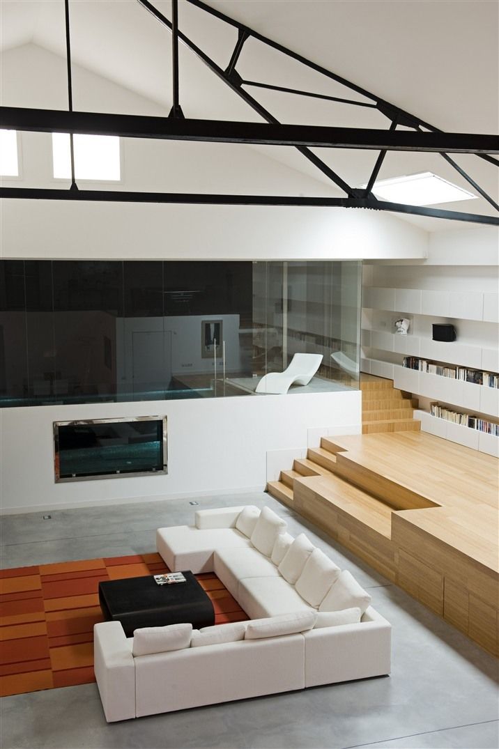 OPEN LOFT STYLE LOUNGE ROOM FIREPLACE ITCHBAN.COM