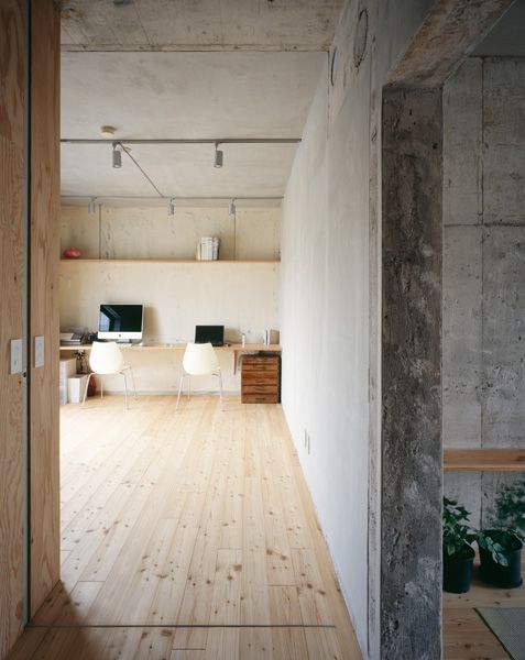Concrete and Pine Loft Apartment ITCHBAN.com
