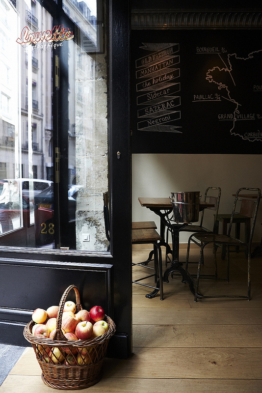 Coffee Shop with fresh basket of apples ITCHBAN.com