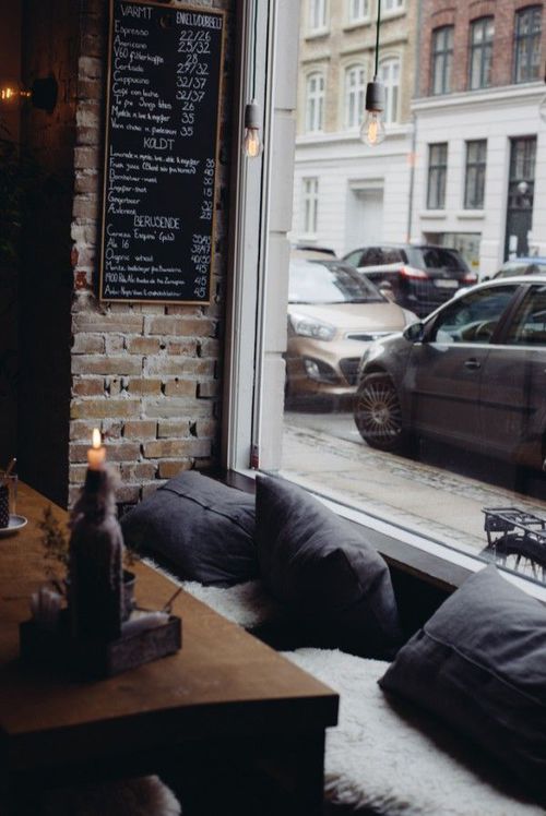 Nice cosy coffee shop window ITCHBAN.com