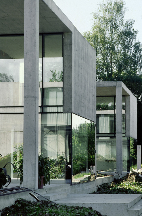 Concrete and glass combination architecture ITCHBAN.com