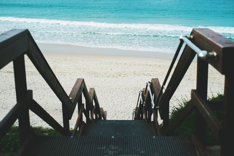 CAVES-BEACH-HIGH-TIDE-ITCHBAN.COM-002.jpg