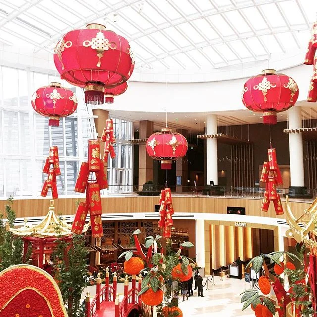Happy Chinese New Year to you all 🐔 wishing everyone a prosperous year, this display from @mgmnationalharbor was 👌🏻#travelerindc #mgmnationalharbor #livethemlife
