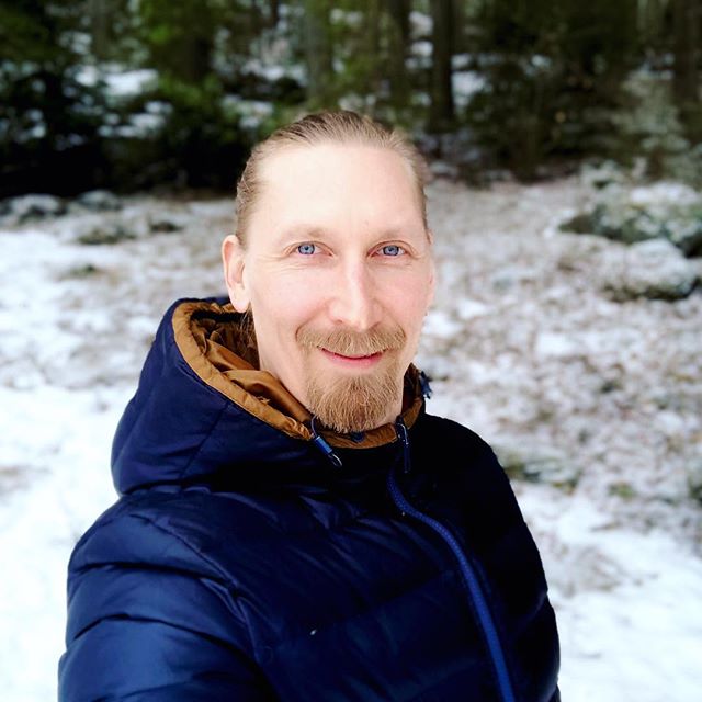 3-day introspective journey, a mindfulness retreat of silence about to start 🧘🏼♂️ Surrounded by nature, other wonderful participants, practising meditation, yoga, mindful walks, recharging, listening the world within and self-exploration... all in silence and richness of solitude 🙏🏻 Turning off the phone 📲 and removing the watch ⌚️ from the wrist. Off the grid now 👋
#retreatofsilence #mindfulness #meditation #yoga #nature #solitude #recharging #selfcare #selfreflection #innerwisdom #innerworld #selfdevelopment #selfleadership #offthegrid