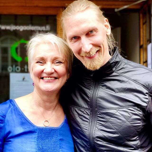 Gratitude and heartfulness. Those are the first two words to describe the past 9 months at this very moment. Thank you Leena Pennanen for your insightful and inspiring Mindfulness-based stress reduction teachings 🙏🏻 It has been a very special 🧘🏼♂️ journey so far. Getting MBSR certified is one thing but simply living and practising mindfulness for years already and yet for years to come has a very profound effect on life. It is truly life changing ♥️ .
.
.
#mindfulness #mbsr #meditation #centerformindfulness #gratitude #heartfulness #happiness #selfleadership #inthemoment #onnellinen #itsensäjohtaminen #meditaatio #kiitollisuus #sydämellisyys @mindfulness.fi