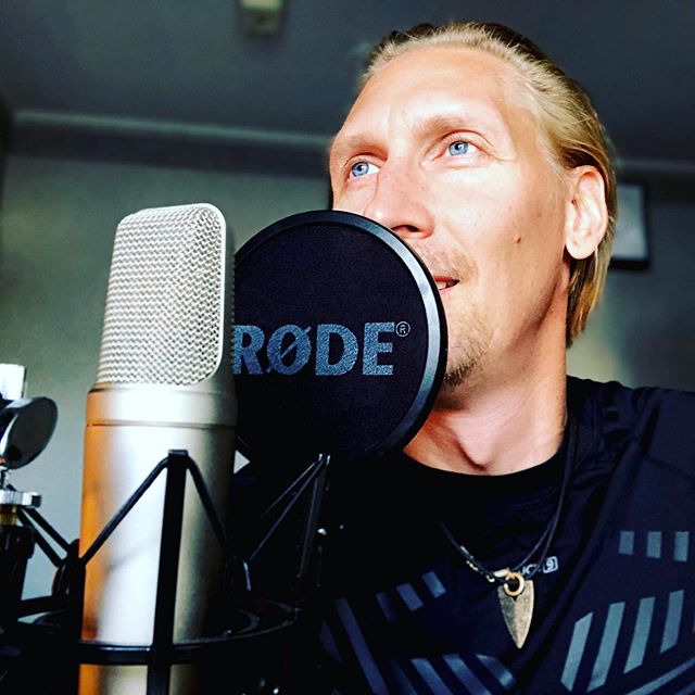 Äänitys käynnissä 🎤🎧👌 .
.
👉 https://mielenmentorit.thinkific.com 👉 www.mentorinmind.fi/mindfulness
#äänityshommia #meditaatio 🧘♂️ #mindfulness #tietoisuustaidot #verkkokurssi #äänitys