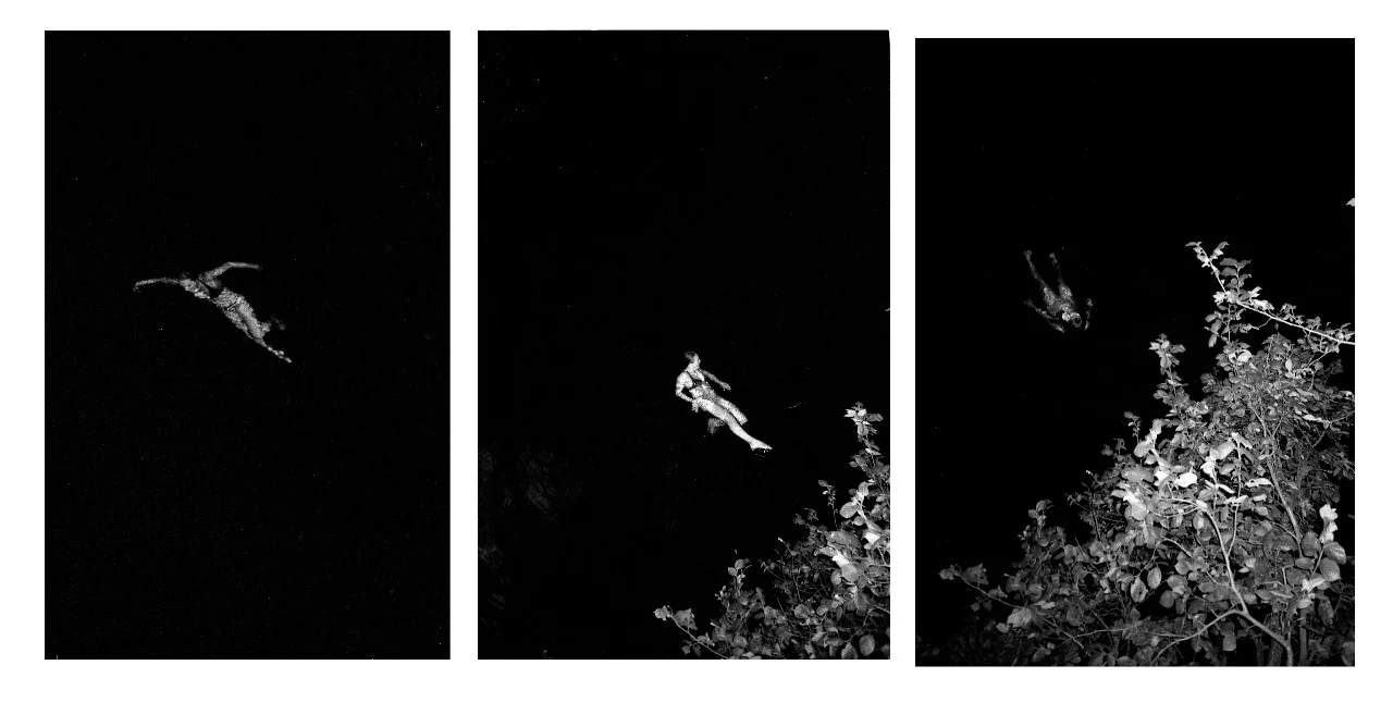 I flew to New York City because I am attending the artist in residence ‘photoglobal’ at SVA. I follow different courses and one I really like is practical theory with Penelope Umbrico . I live in an old industrial building. It used to be a feather factory next to the home depot in Brooklyn / Bed Stuy. My new address is 178 Walworth St, Brooklyn, NY 11205 and my new mobile phone number is +1 4642889101
While I was flying from Groß Glienicker See in Berlin to New York my friend Nico Krebs took some photos: all rights reserved.