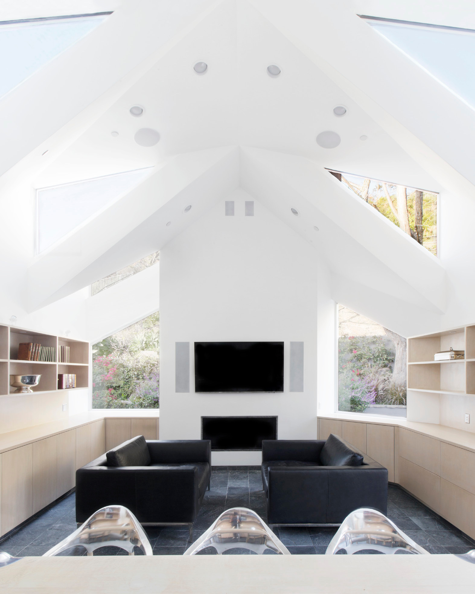 Geoffrey_von_Oeyen_Design_Case_Room_Interior_05.jpeg