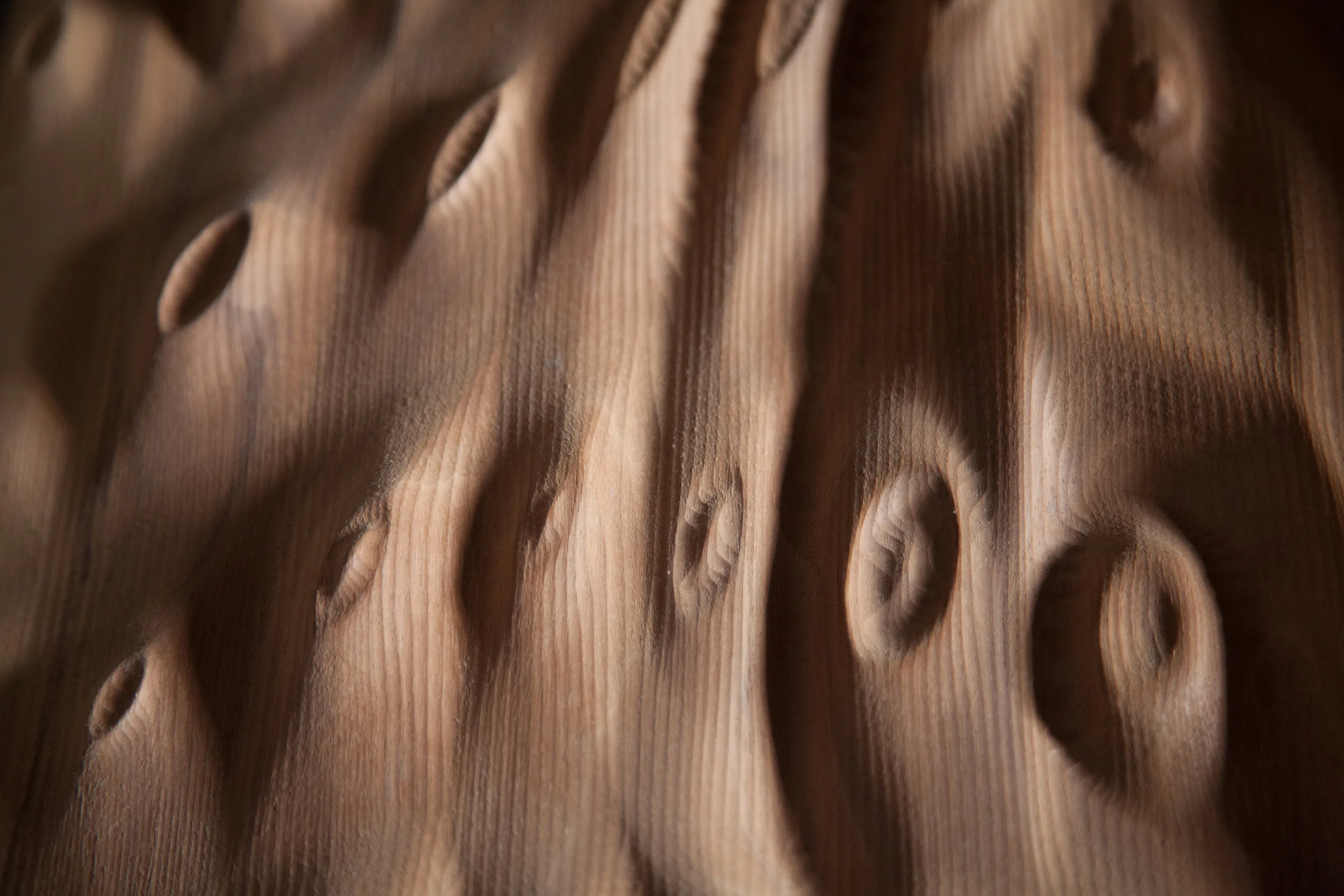 expressive-morphologies-cnc-art-wood-organic-scripting-maya-walnut-panel-grasshopper.jpg