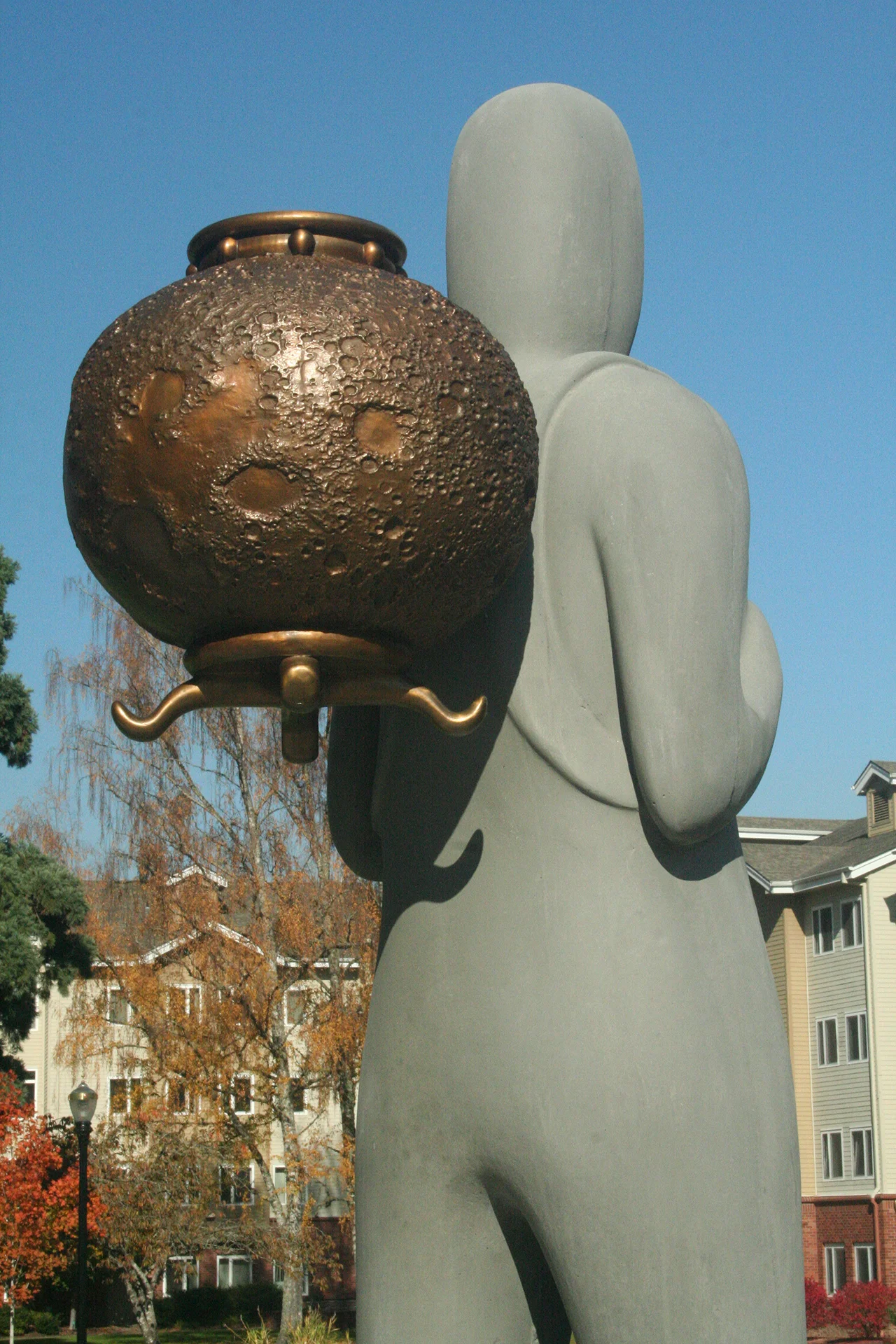 Asteriskos-colabstudio-vase-publicart-whatweholddear-bronze-cast.jpg