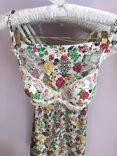 I LOVE this floral set. Just divine. It has a matching nighty too. Its wonderful for the evening but so pretty to wear in the daytime too with a summer dress.