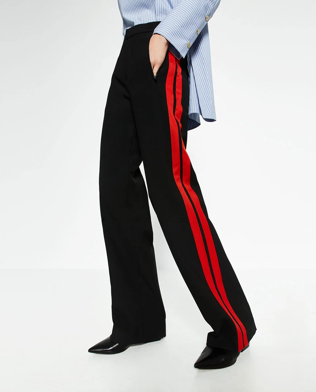 Zara have introduced some wide, two stripes of red trousers. Very military (very Mulberry AW16) and look strong with a blue and white striped shirt and pointed flats.