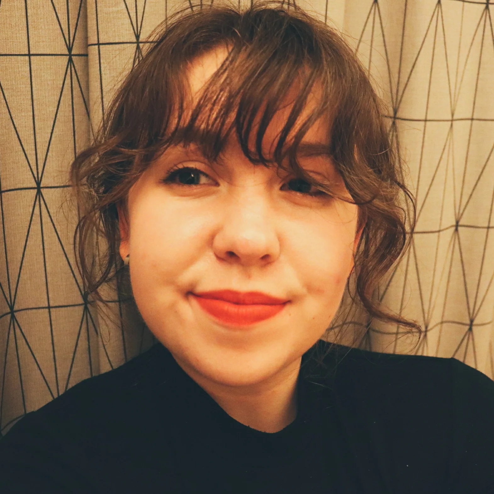 Abigail (Abby) Everding '22 Apprentice Linguistics/International Studies/Korean Favs: Thornapple (쏜애플) and Life and Time (라이프 앤 타임) Guilty of Playing: n/a Best Concert: Live Club Day #32 - saw Thornapple and Blue Paprika at 쌍쌍마당 in 홍대 in November of 2017