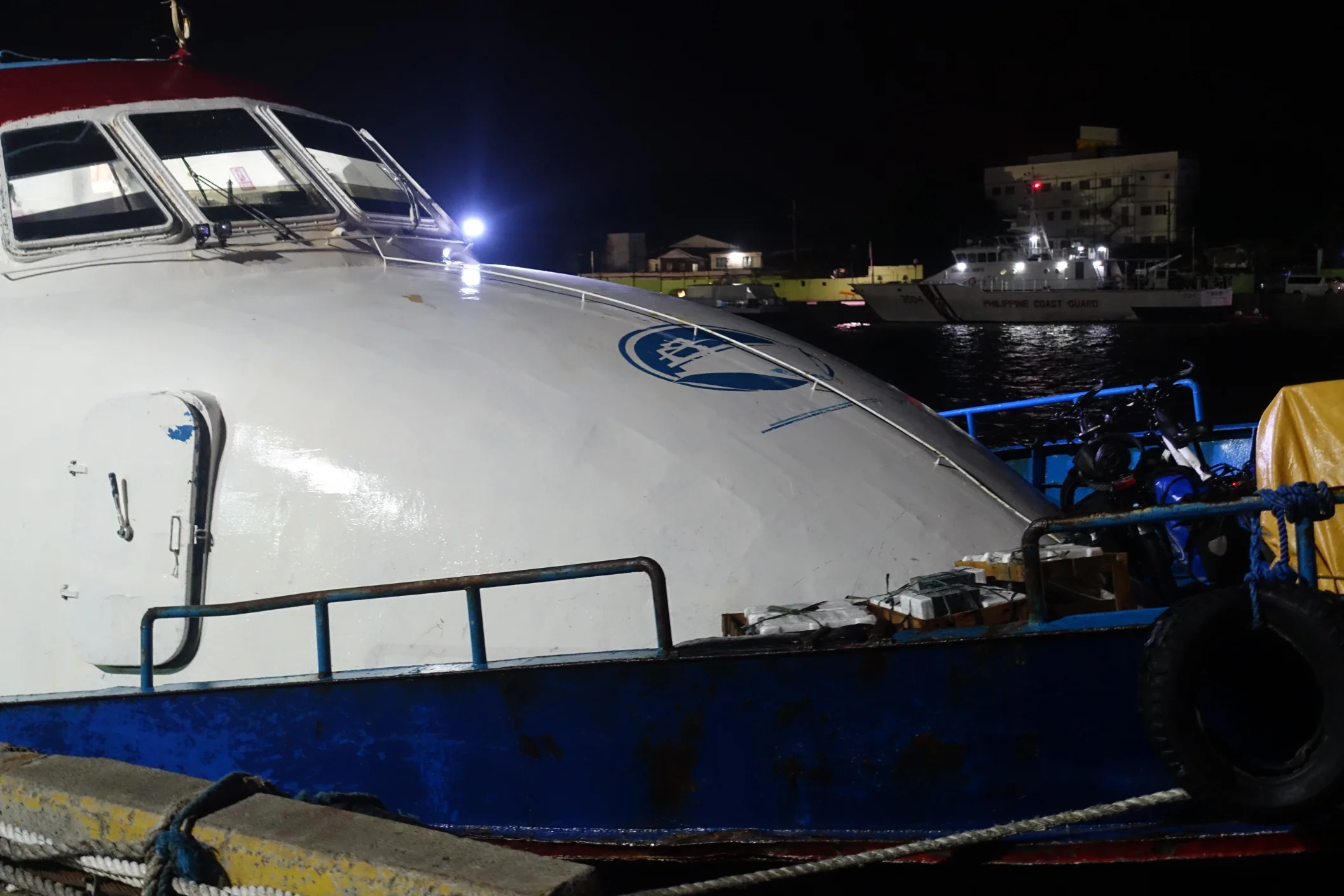 Can you see the bikes tucked in the front? An ideal position to be sprayed in salt water!