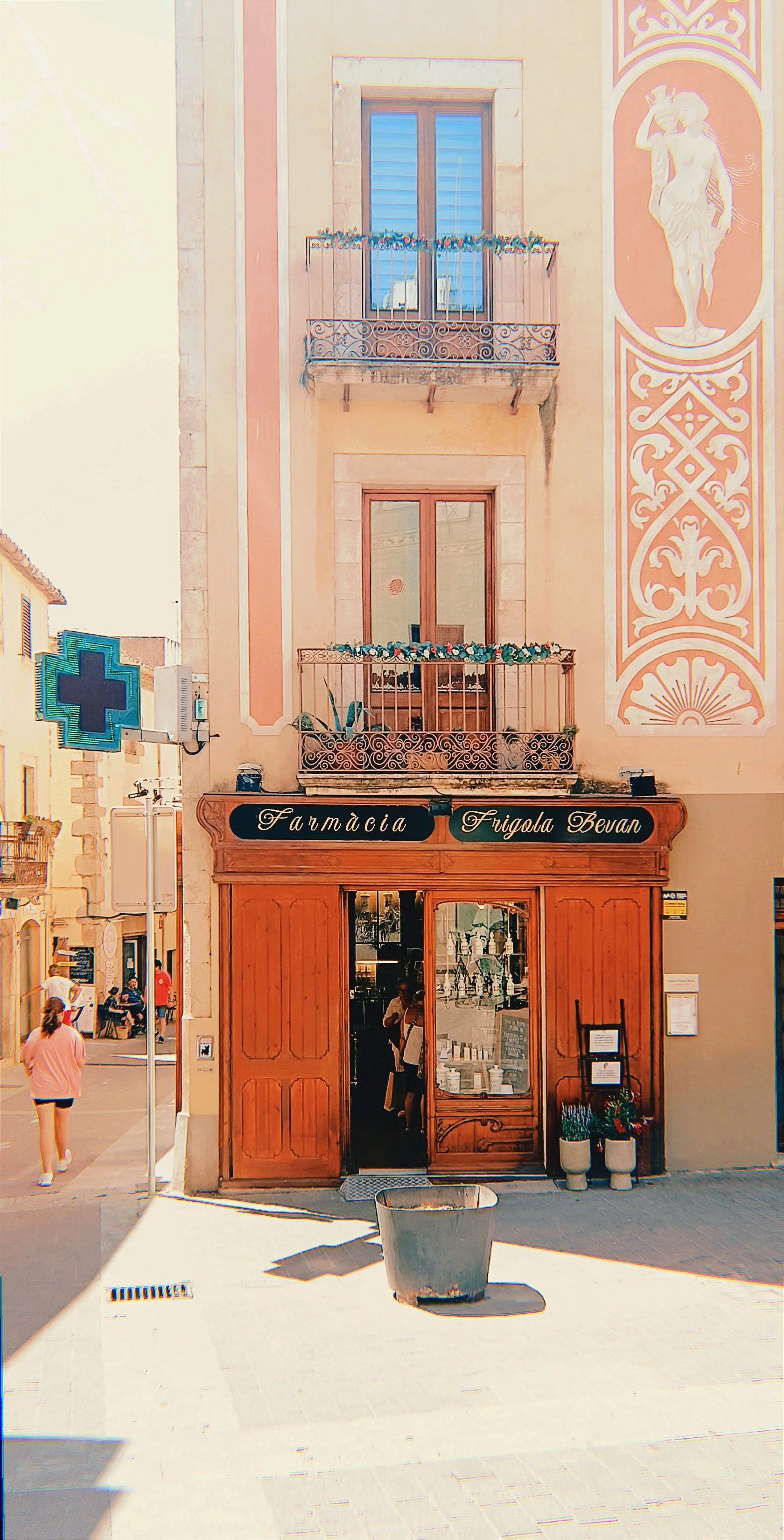 Farmacia Frigola Bevan