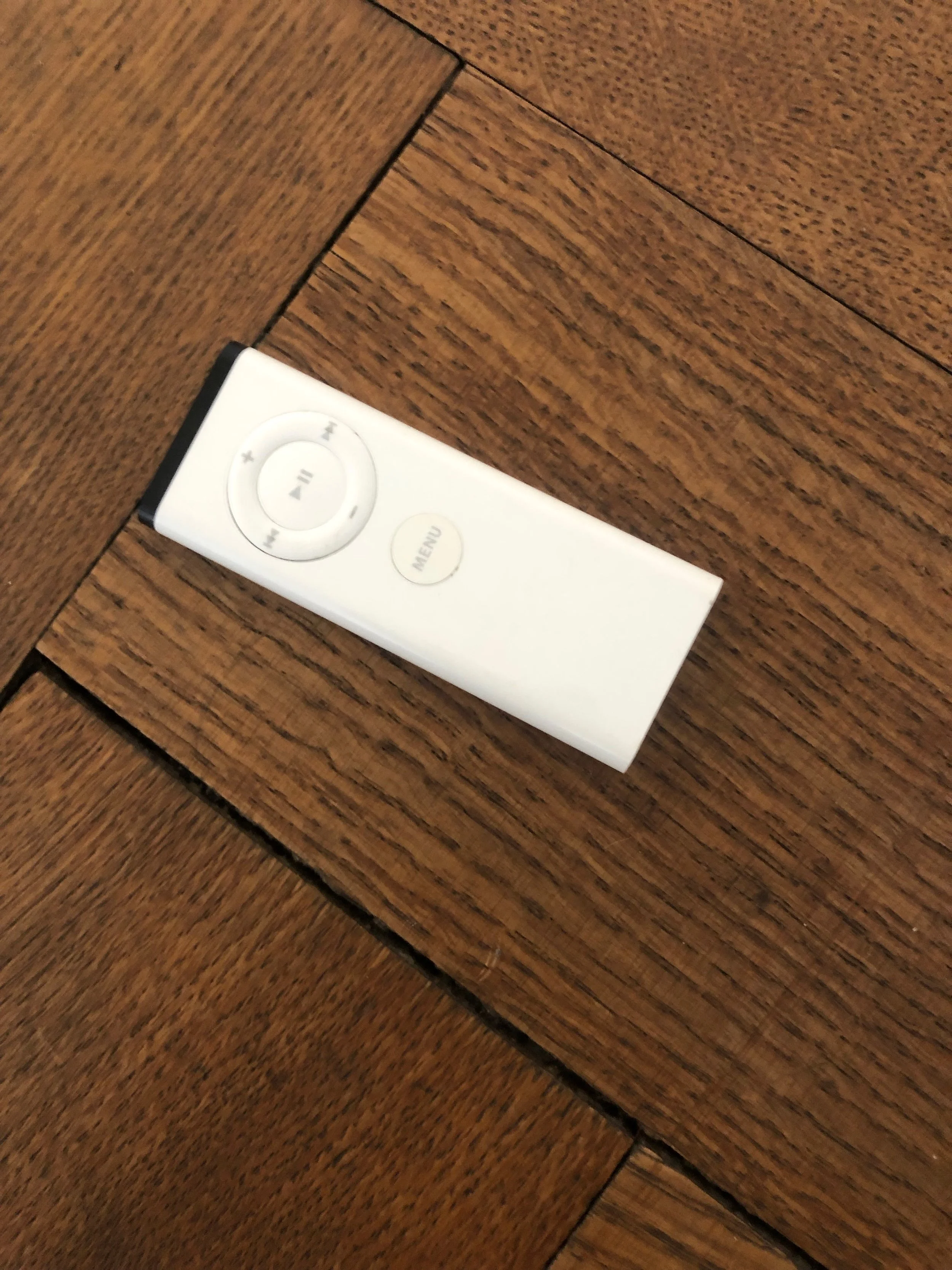 Apple TV Remote (old)