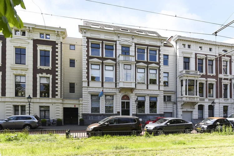 Cursuslocatie BijzonderStrafrecht Academie buitenkant pand Koninginnegracht Den Haag