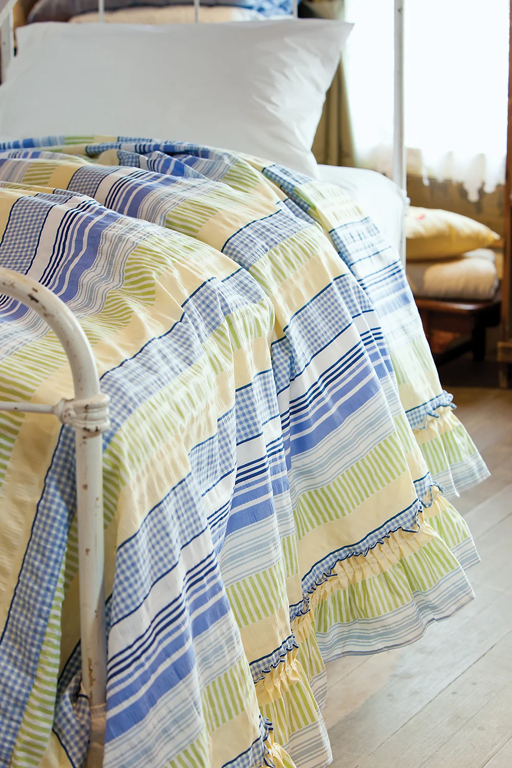 63546_bml_onBed_Weston_vert.jpg