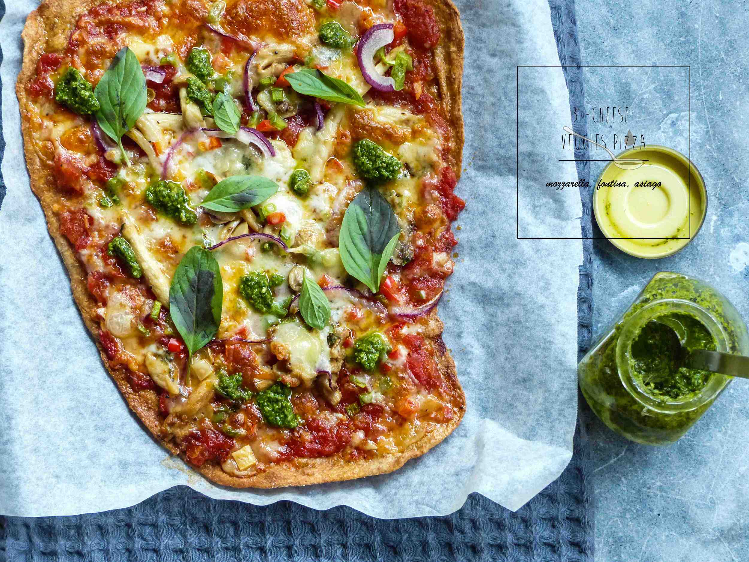 I added some fresh basil leaves and pesto on top to bring out more flavors. 