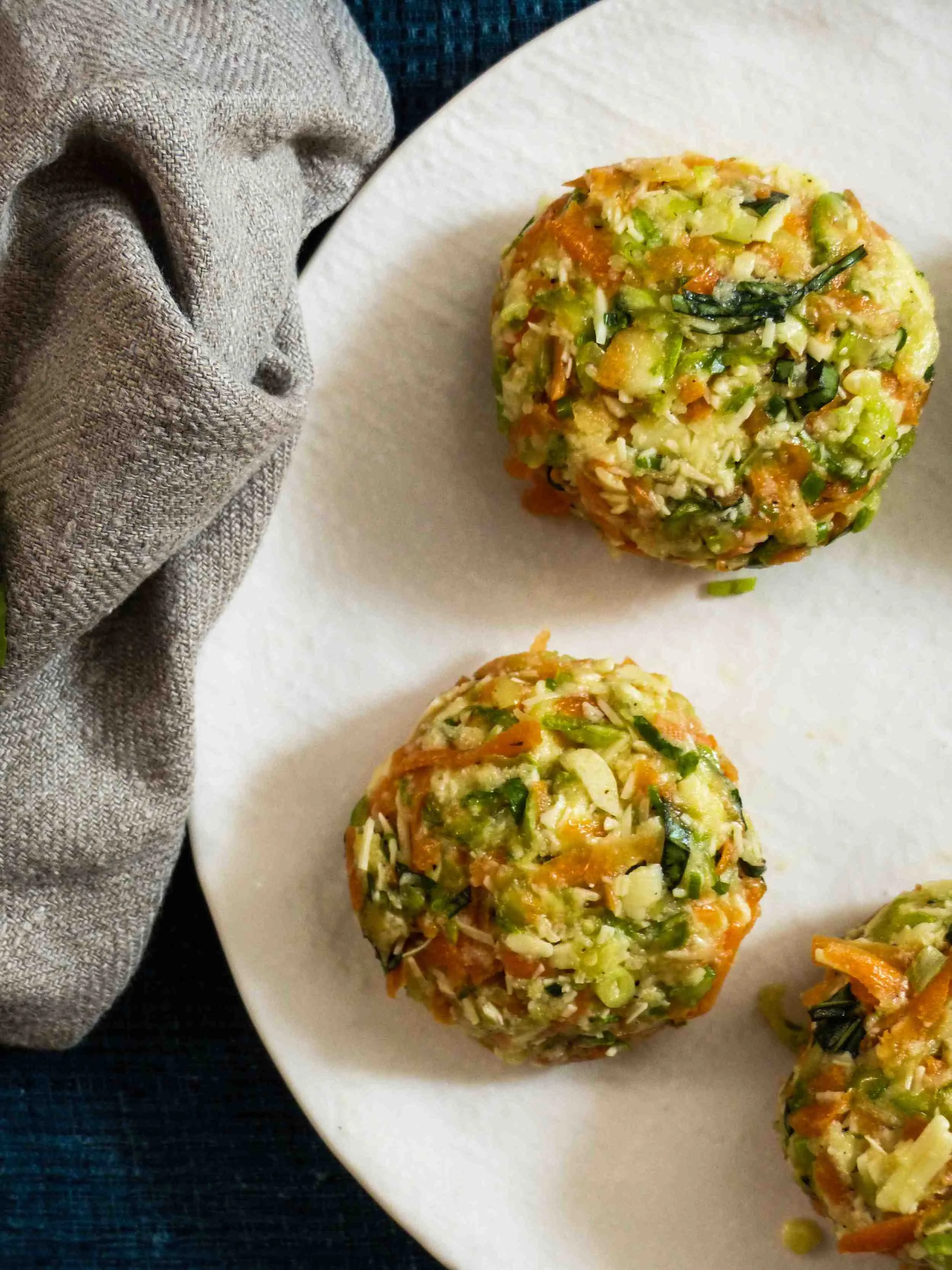 Form about 3cm thick patties with your hands and refrigerate the patties for about 20 minutes. 
