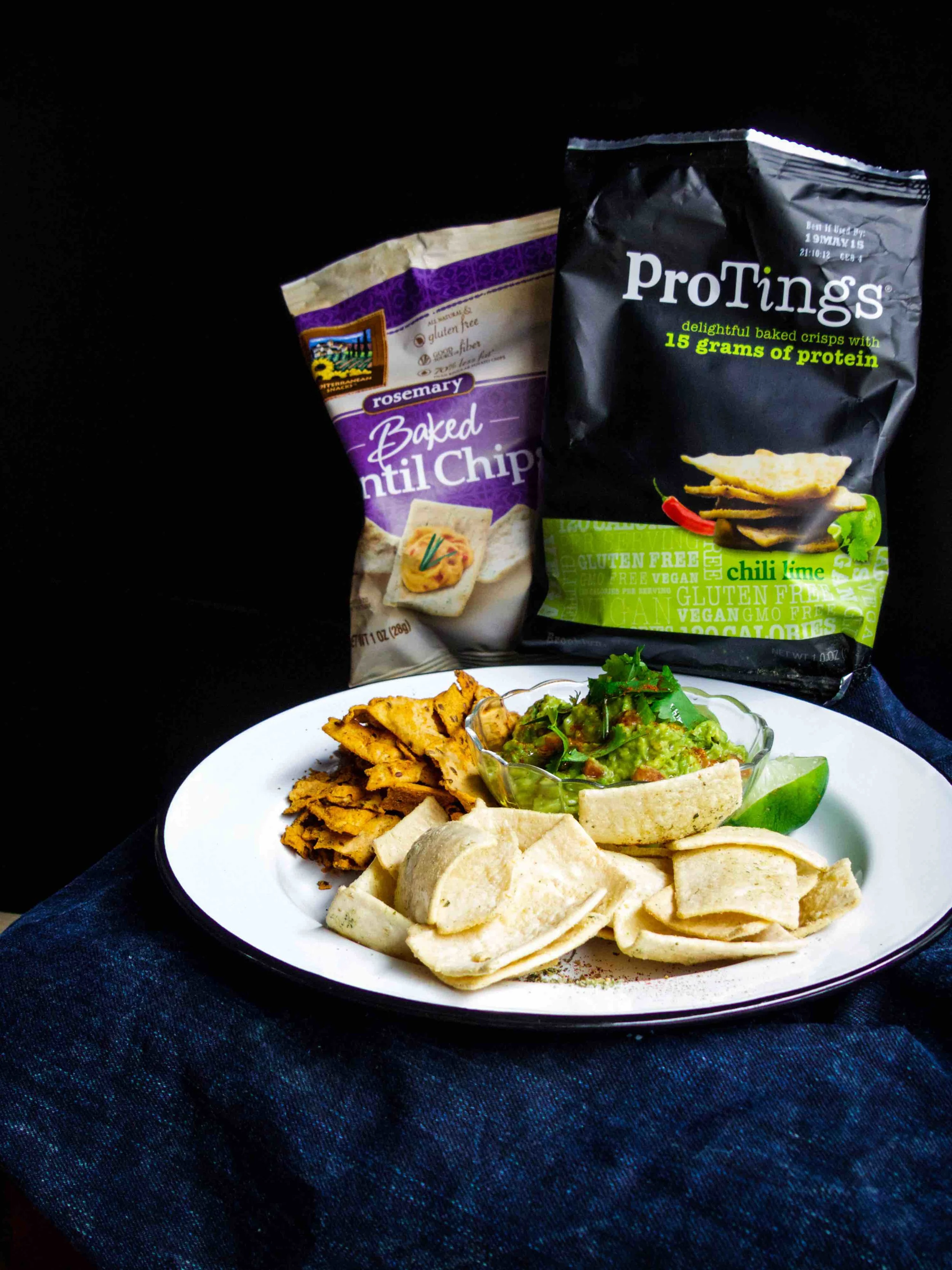 First thing I opened was the two bags of chips. :) I also whipped up a fresh guacamole to go with them. ProTings doesn't need dipping at all because the chips itself was pretty tasty already. 