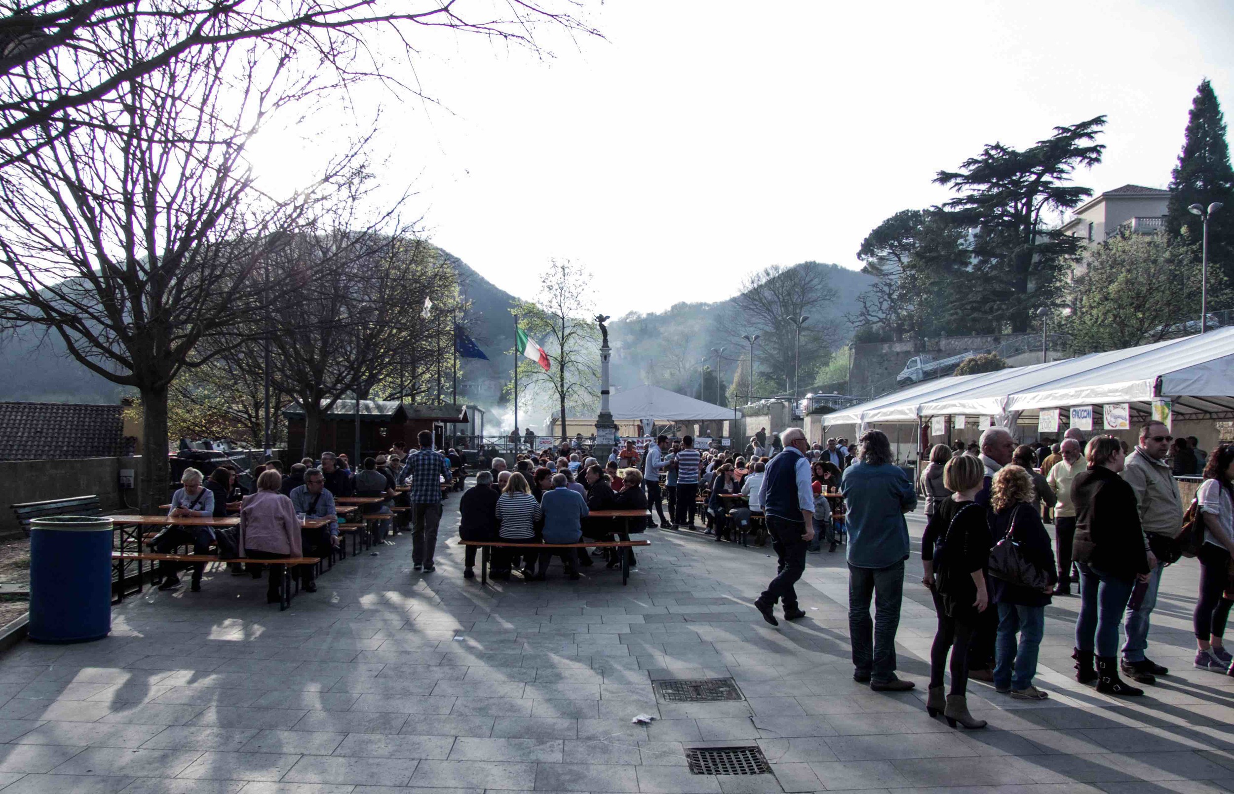 Sagra del Gnocco at Teolo last Sunday -- check out all those people queuing and eating at communal tables. What a great way to spend your Sunday with friends and families. 