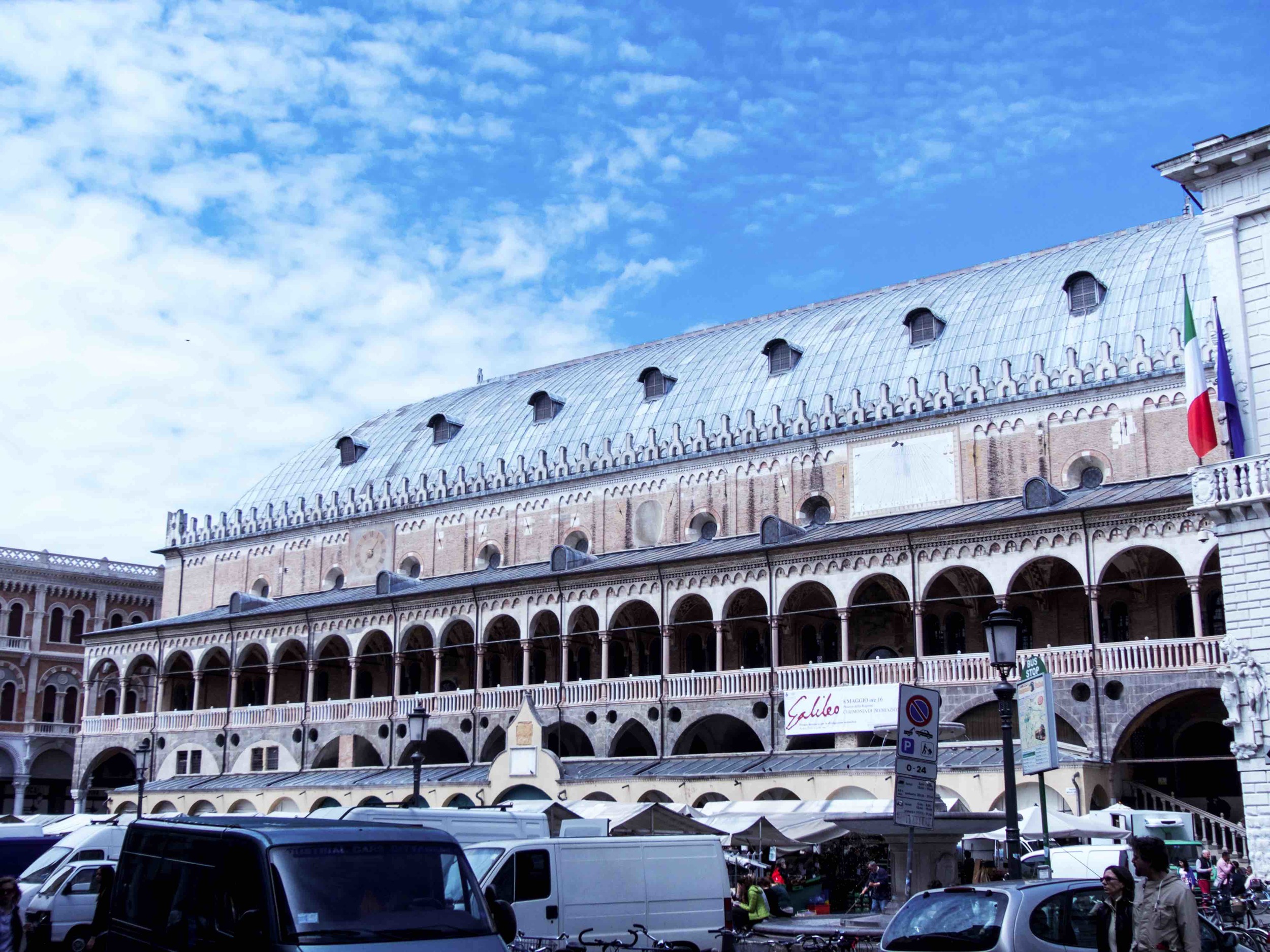Il Salone e la Piazza is known as one of the ten best markets in Italy
