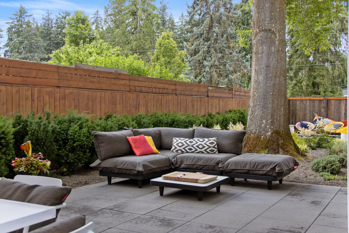 Outdoor Living in the Forest - Grasstains Landscaping