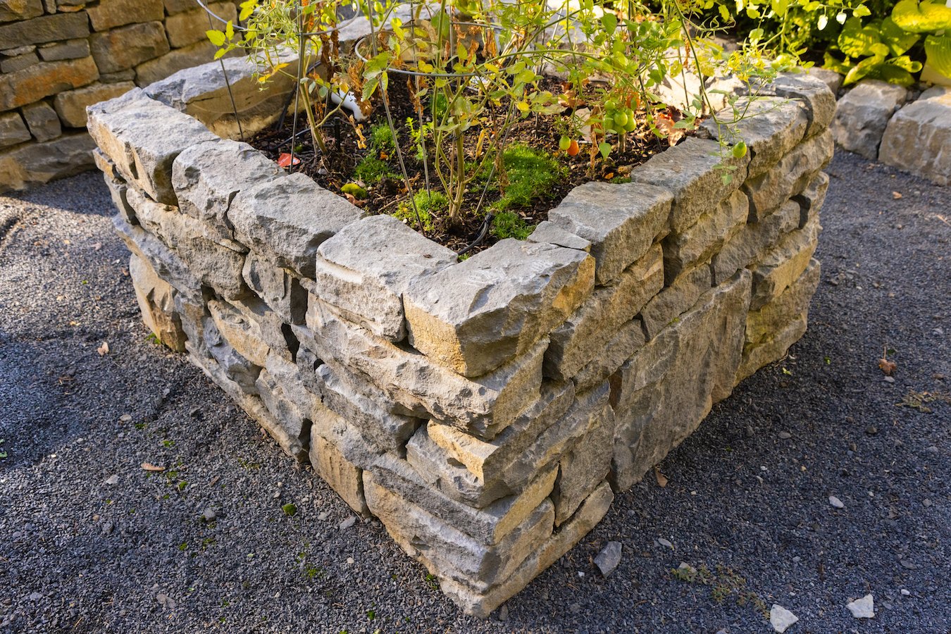 Natural Stone Masonry Planter - Grasstains Landscaping