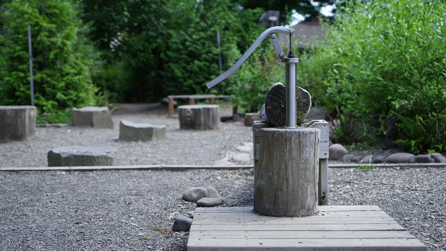 NATURAL PLAYSCAPE DESIGN / BUILD