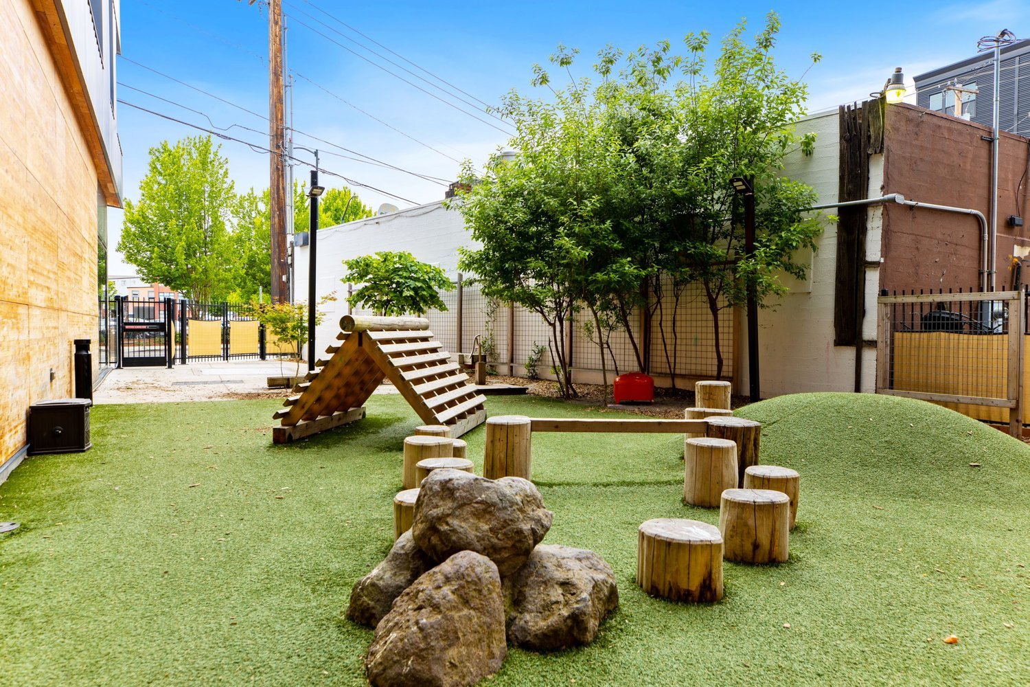 PARK PLAYGROUND INSTALLATION