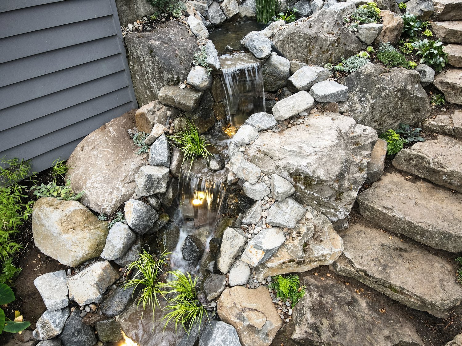 WATER FEATURES DESIGN / BUILD