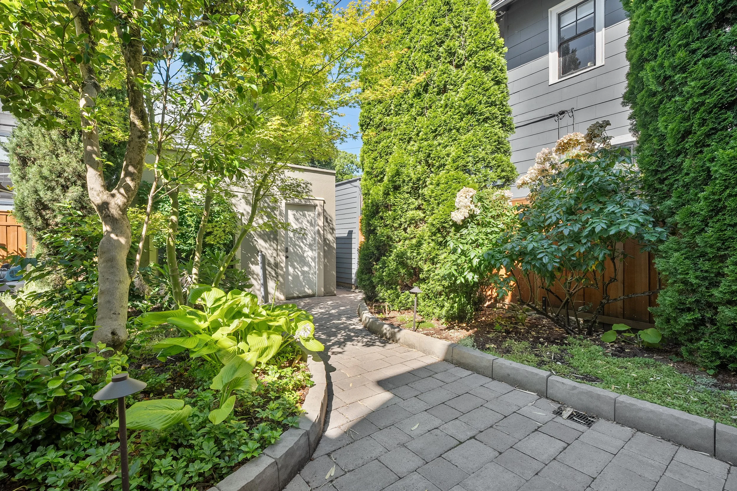 SE Ladd_Web Size_02.jpg