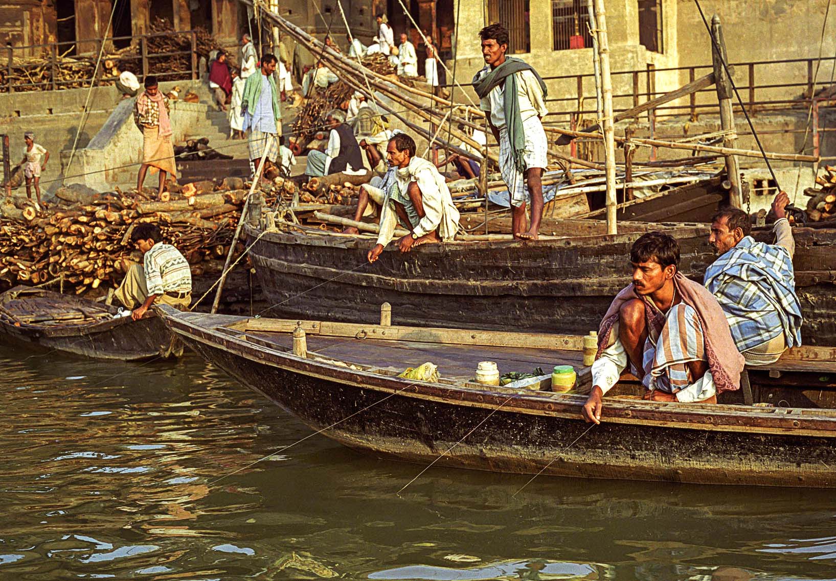 fishing on ganges.jpg