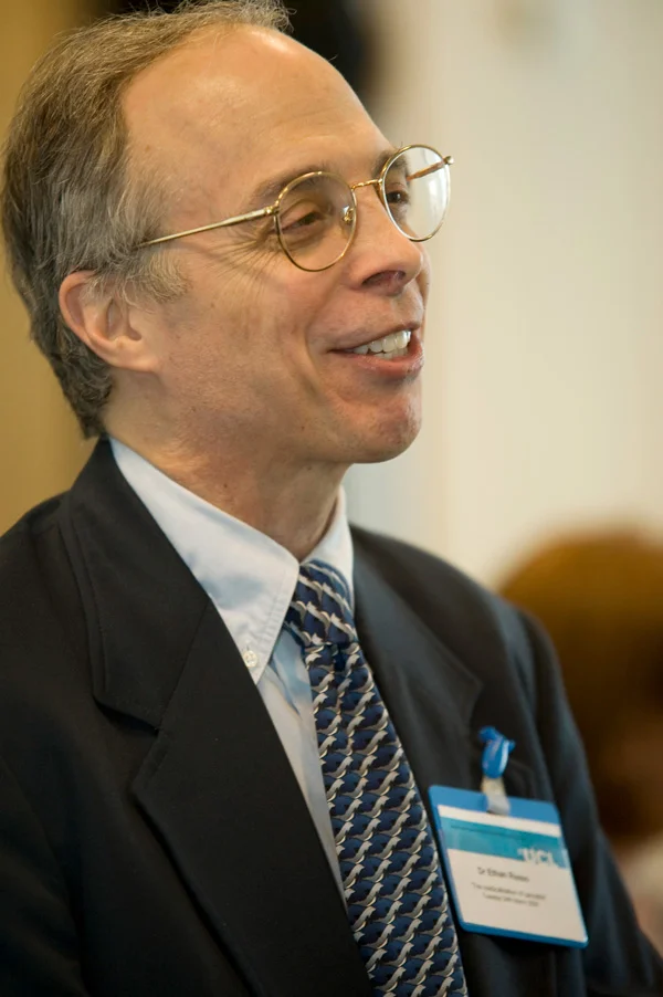 Dr. Ethan Russo, fundador de Journal of Cannabis Therapeutic.