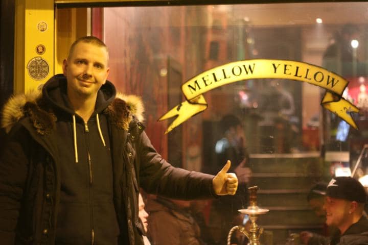 Johnny Petram, dueño de Mellow Yellow. Foto de David Haines.