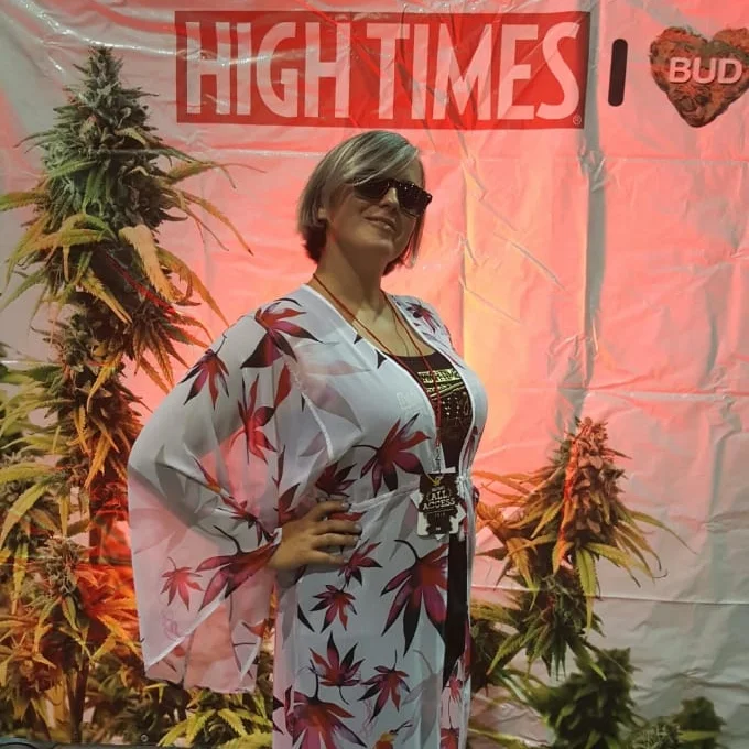 Imagen via Mary Jane Gibson para Complex.