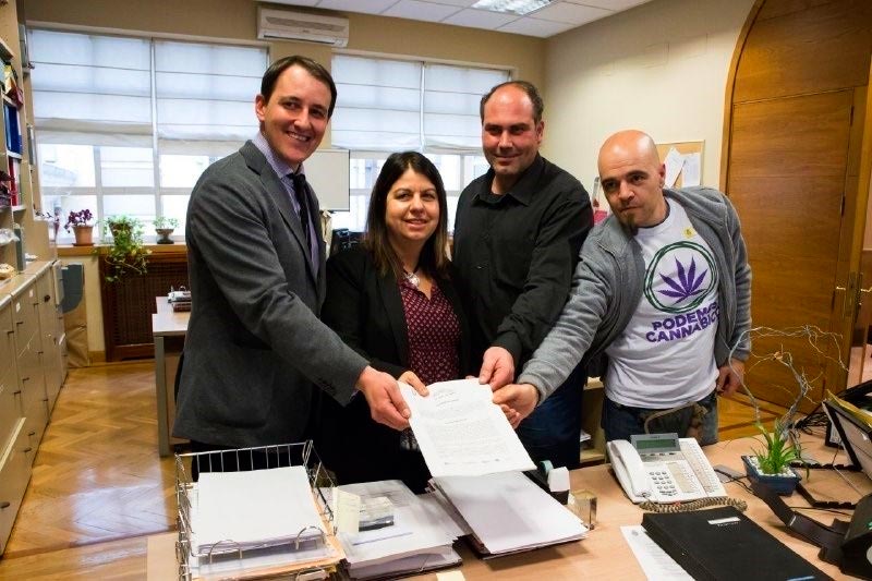 Presentación de la Proposición No de Ley que Regulación Responsable y Podemos presentaron en el pasado Senado el 22 de Marzo.