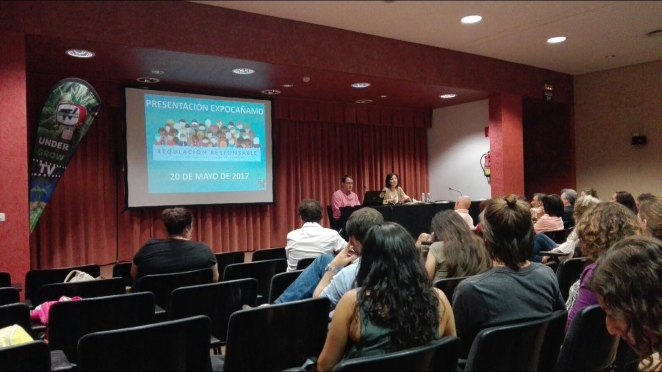 Una de las conferencias de 'Expocáñamo' ofrecida por la plataforma 'Regulación Responsable'.