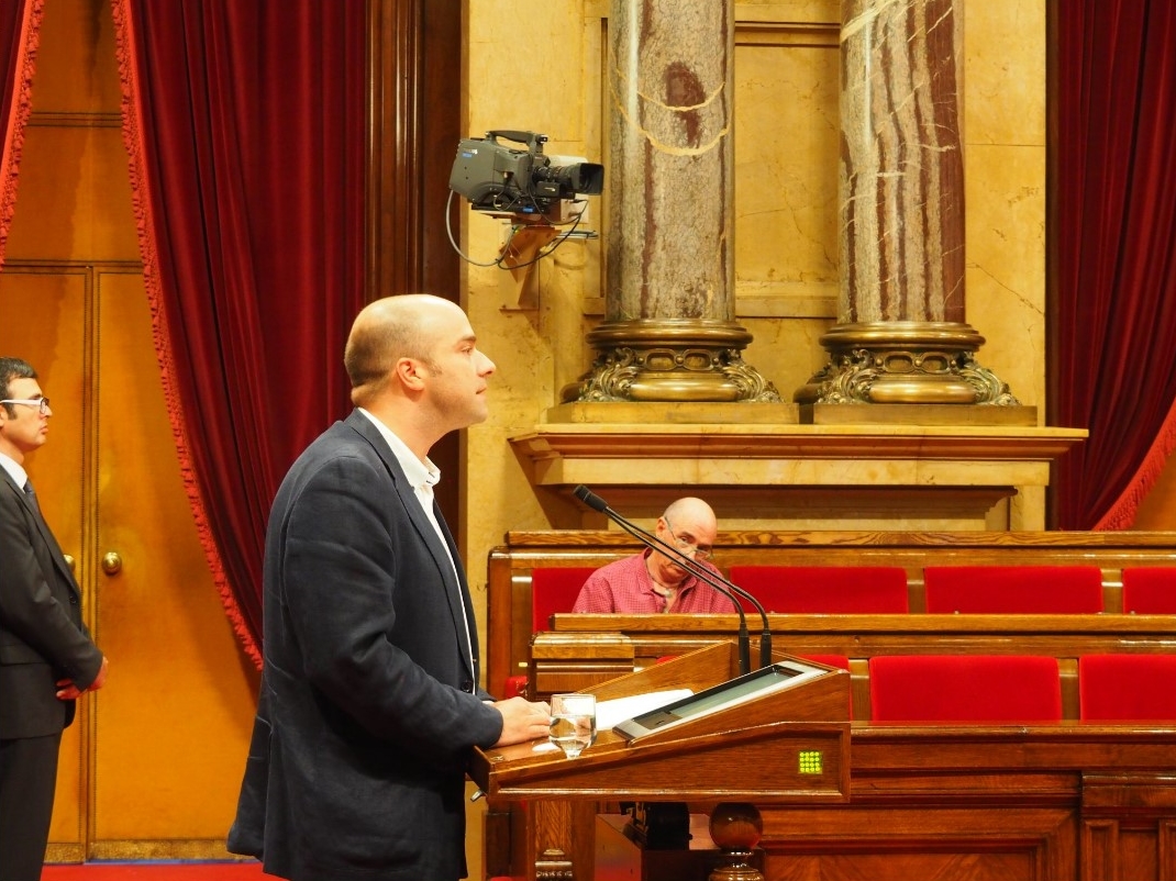 Raúl Moreno, diputado del PSC durante su intervención. Foto: Soft Secrets. 