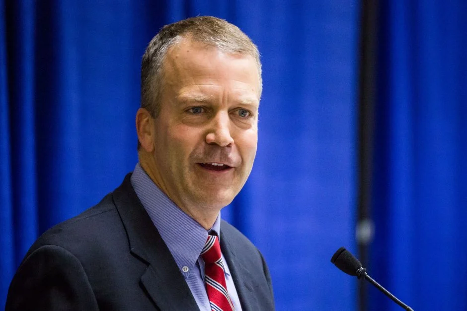 Dan Sullivan, senador republicano de Alaska.