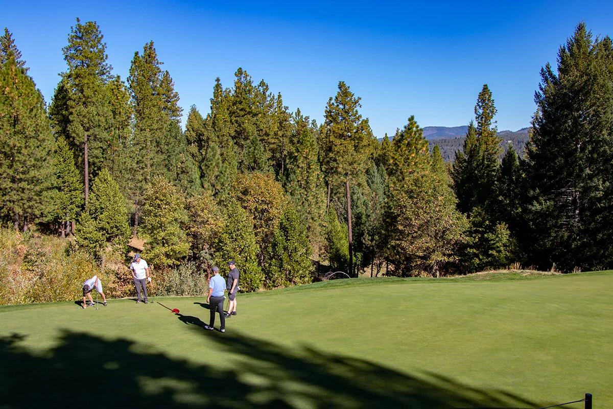 2018-10_golf_IMG_5677web.jpg