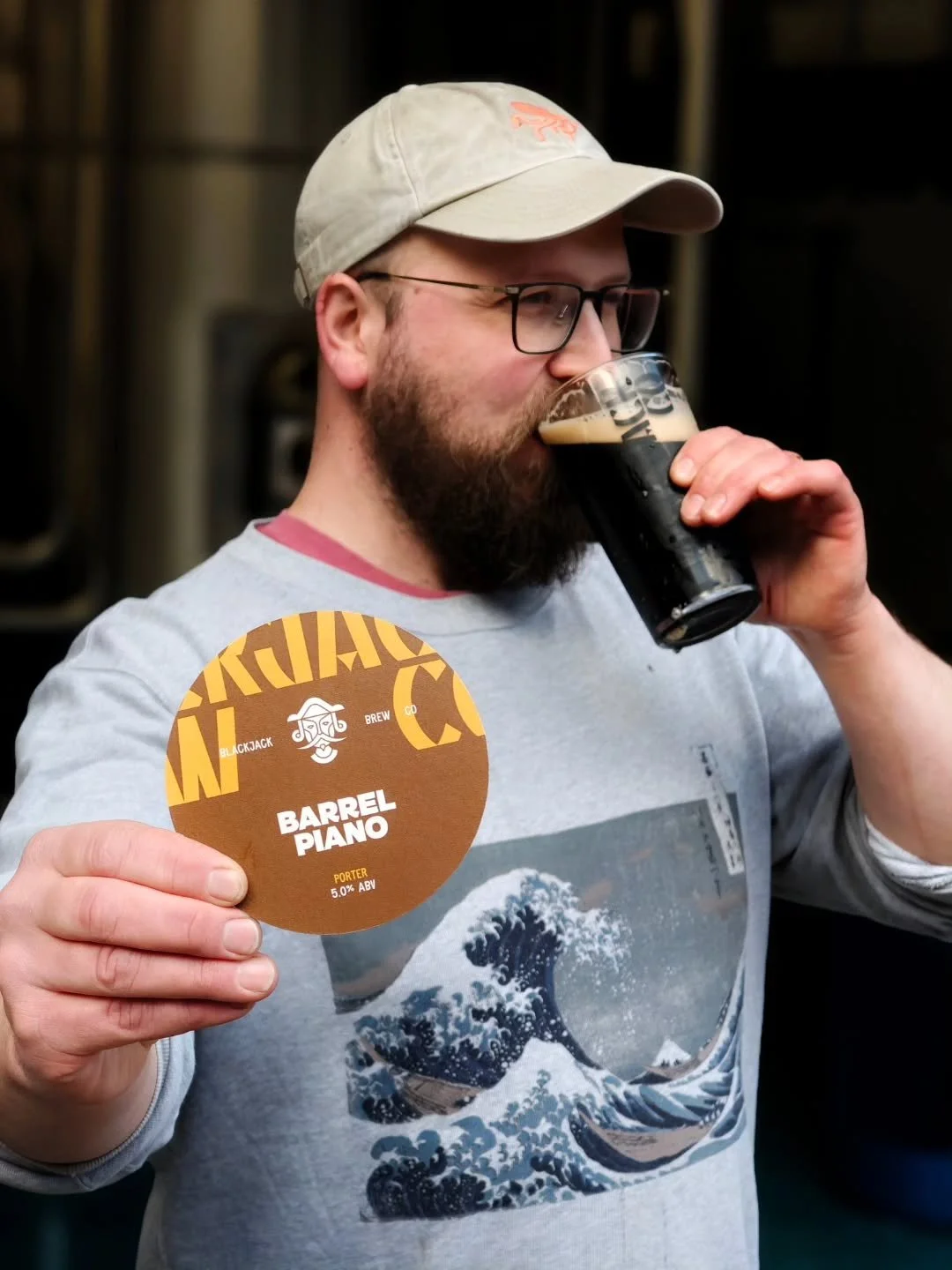 🎹 Barrel Piano is here for all our dark beer fans! 🖤 

This smooth and robust Porter has been hopped with Centennial &amp; Chinook, injecting a brisk hoppy kick to proceedings. 🌲 

We love how well those piney flavours dance atop this deliciously 