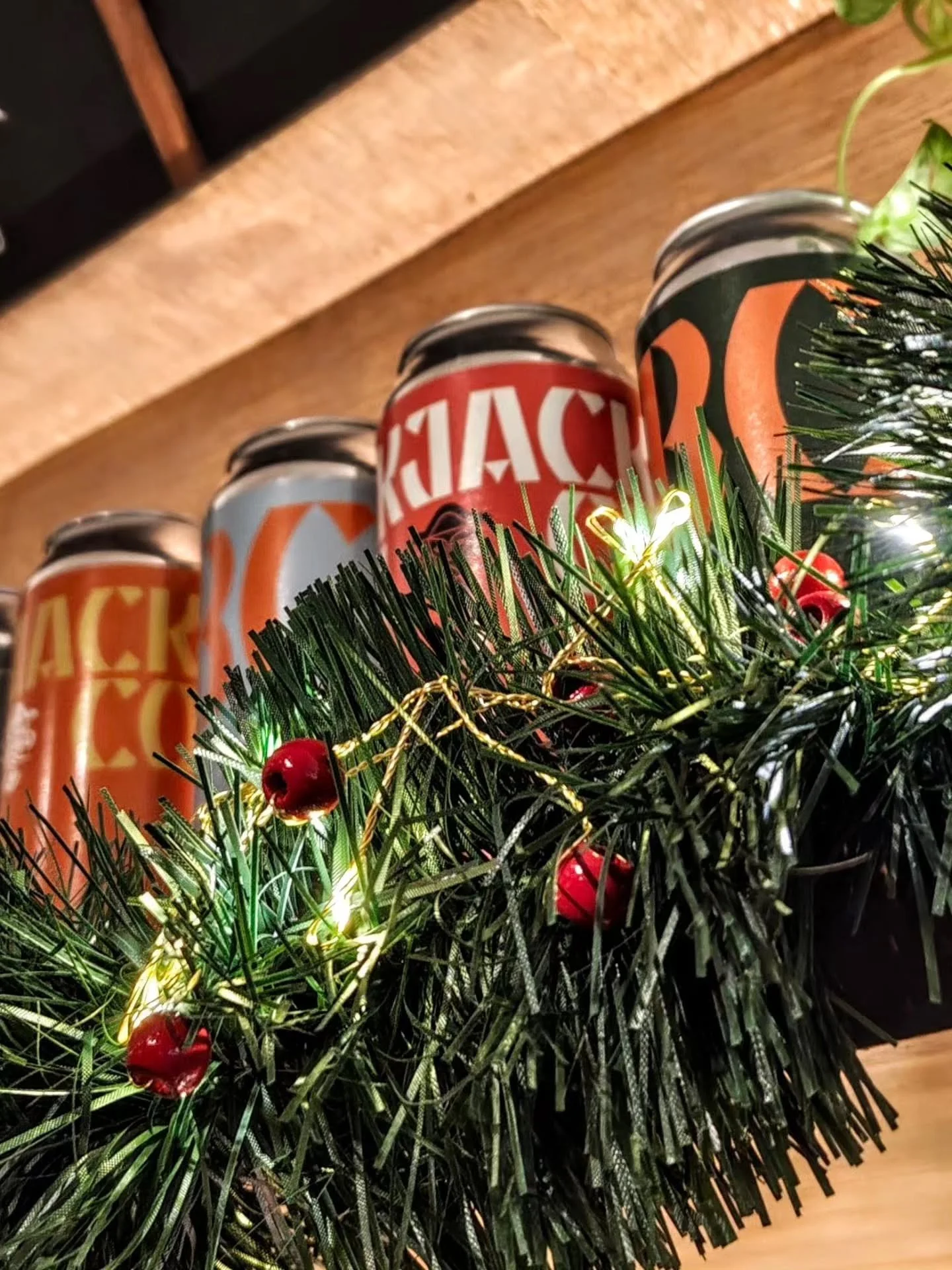 🎁 It's not too late to get your Blackjack orders in! 🍻 

Local delivery is free and we'll be delivering right up until the 23rd. Once you've placed your order, you'll have Jamie (pictured), or one of our other lovely drivers on your doorstep in no 