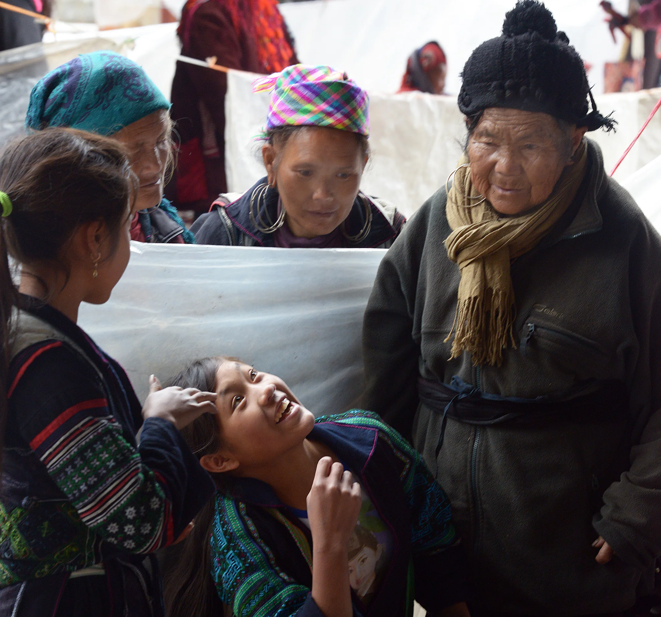 Black Hmong at market