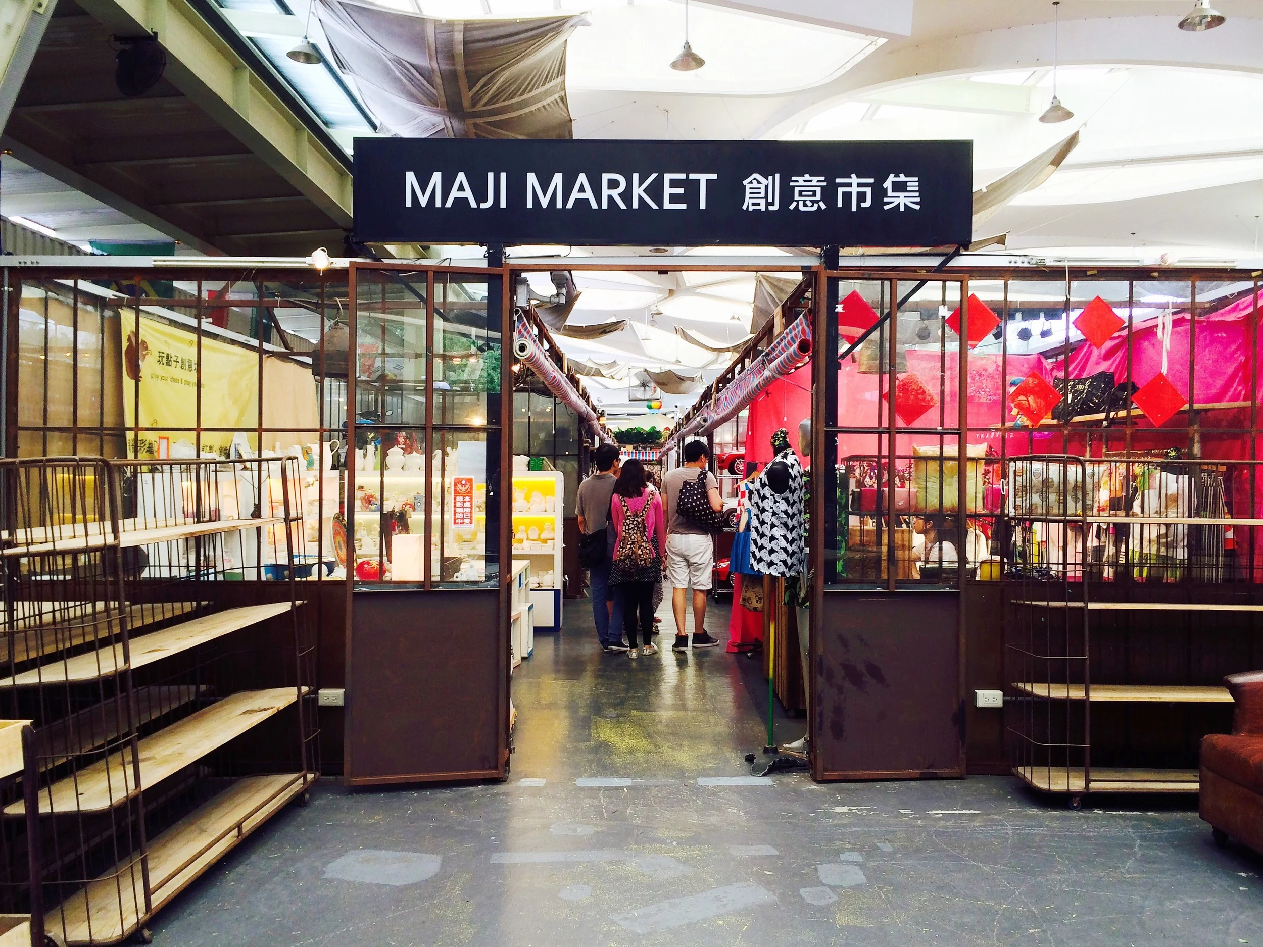 A line of non-food shops and vendors.