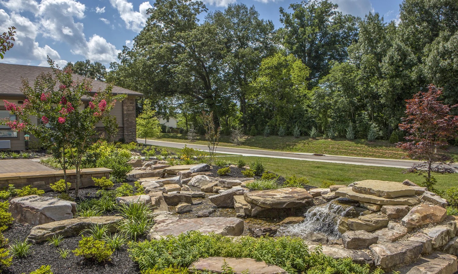 The Pointe at Lifespring Knoxville TN Side Courtyard