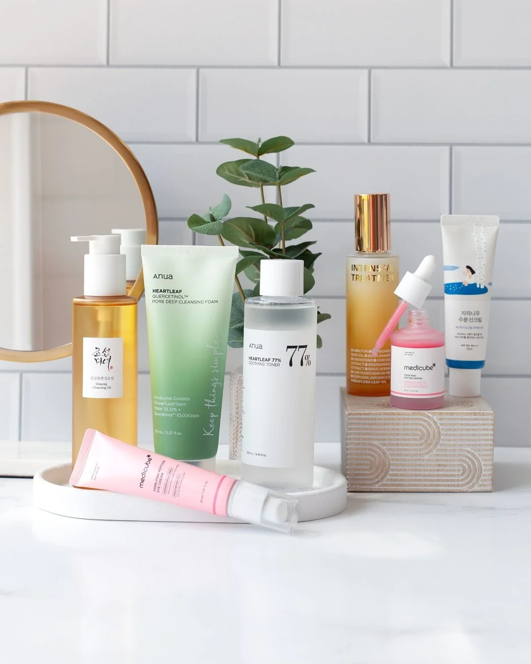 New brand photography for @lumia.beauty.official ✨🧖🏻&zwj;♀️📸

Absolutely loving diving into brand photography and content creation lately to elevate clients&rsquo; consumer experience.

I thoroughly enjoyed prop sourcing for these shots, with subt