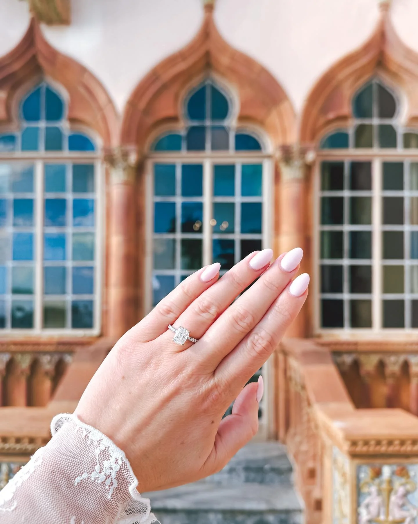 Leaving here with a little extra sparkle, @brandonrapone was full of surprises this weekend 🤍💍✨