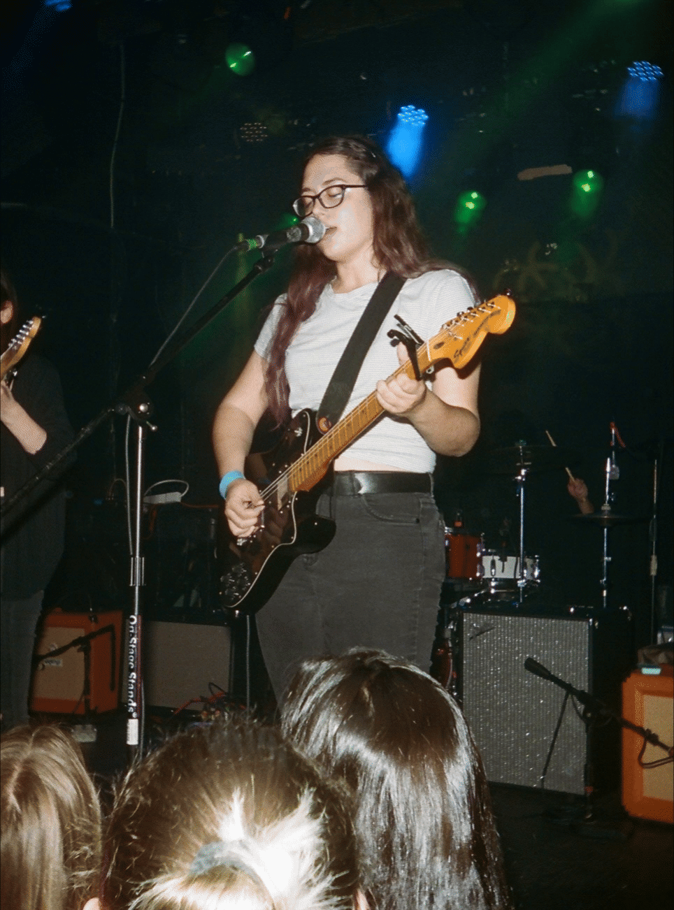 Mel-Guitar (6).gif